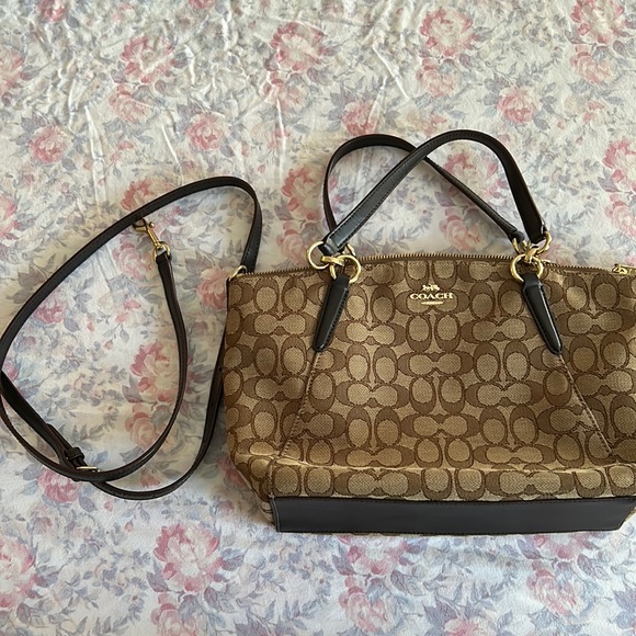 Coach Handbags - Authentic Coach bag